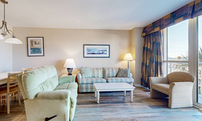 North Myrtle Beach Hotel | 93 m² Hotel ∙ 2 bedrooms ∙ 6 guests