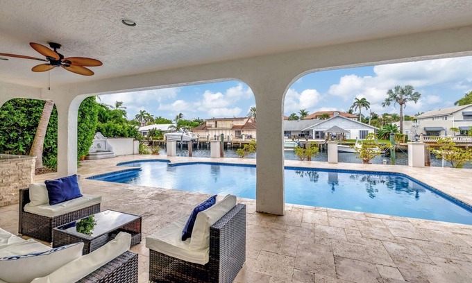 Tropic Isle House | 948 Managed by Brampton Park