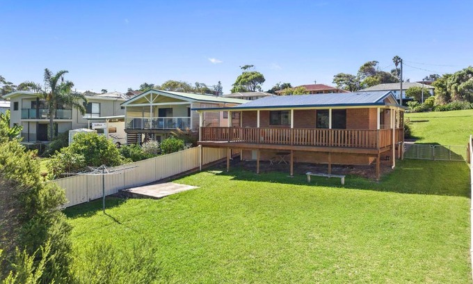 Dalmeny House | 95 Cresswick Parade Dalmeny