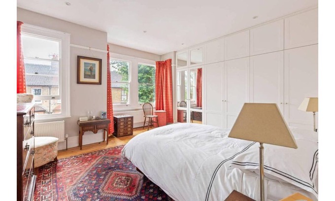 Hanwell Apartment | 95 m² Apartment ∙ 3 bedrooms ∙ 6 guests