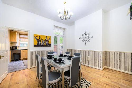 Oldham Apartment | 95 m² Apartment ∙ 4 bedrooms ∙ 8 guests