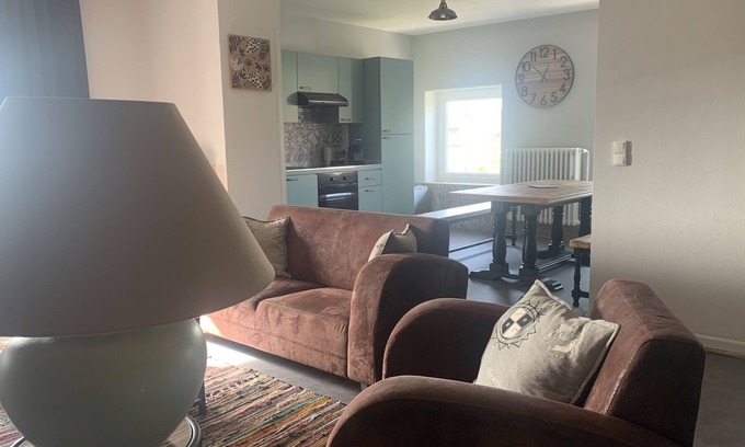 Uchizy Apartment | 95 m2 apartment on the 2nd floor with swimming pool in the center of the village