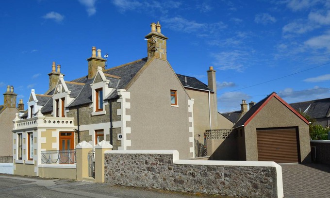 Buckie Cottage | 95 m² Cabin ∙ 3 bedrooms ∙ 5 guests