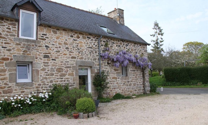 Saint-Donan House | 95 m² Gîte ∙ 2 bedrooms ∙ 4 guests