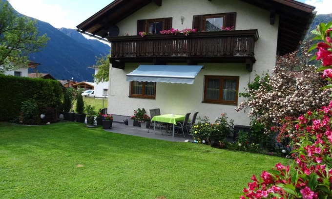 Umhausen House | 95 m² House ∙ 2 bedrooms ∙ 5 guests