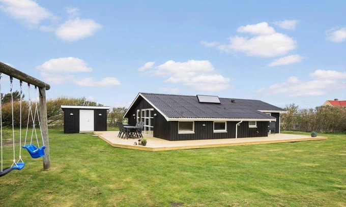 Nr. Lyngby Strand House | 96 m² House ∙ 4 bedrooms ∙ 6 guests