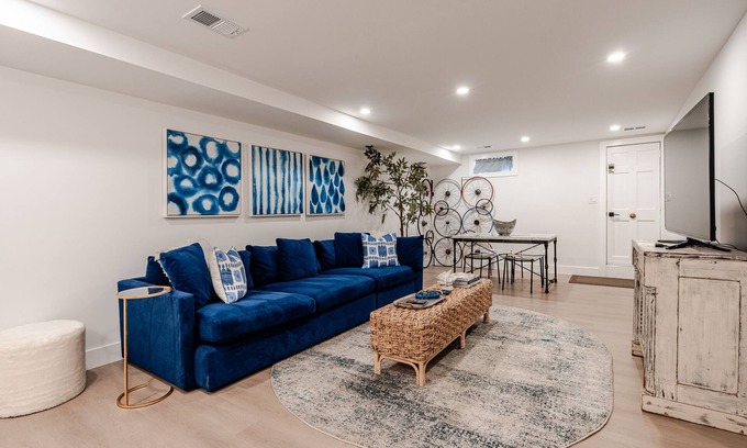 Georgetown House | ☆990ft² ☆Heart of Georgetown☆99 Walk Score☆<1 min→Shops☆Smart TV☆