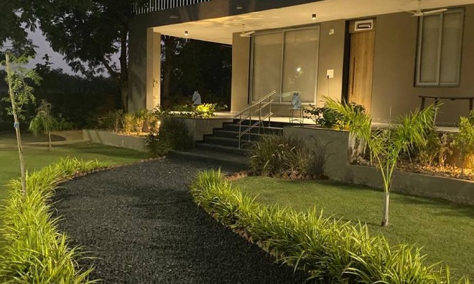 Sanand Villa | 9999 m² Villa ∙ 3 bedrooms ∙ 10 guests