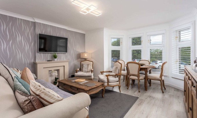 Ayr Apartment | 9A Millbrae - Donnini Apartments