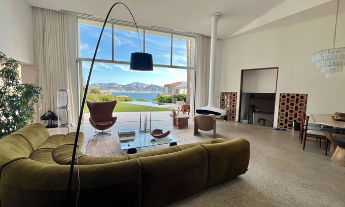 Endoume House | A 250m de la Mer, VUE Panoramique Mer, Derrière un Parc, Maison Méditerranéenne!