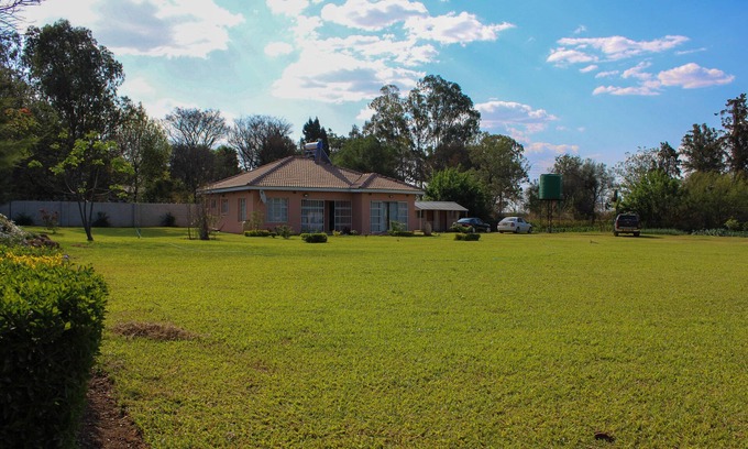 Bulawayo House | A 3 bed sanctuary for peace and relaxation.​