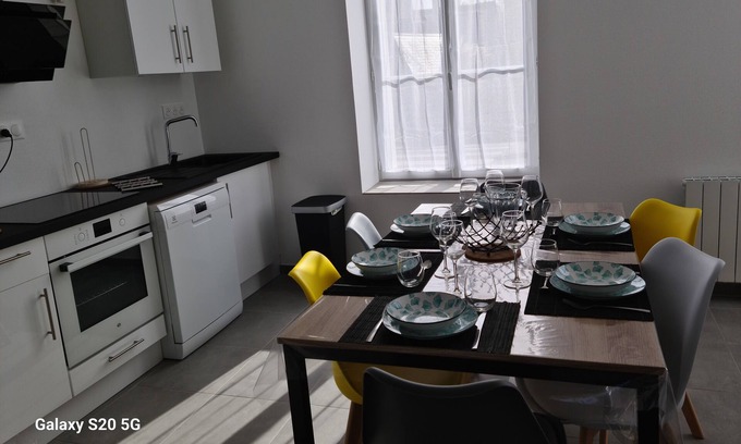 Bleneau Apartment | A 300m du Centre Ville! Appartement en RDC de 70m² Entièrement Rénové