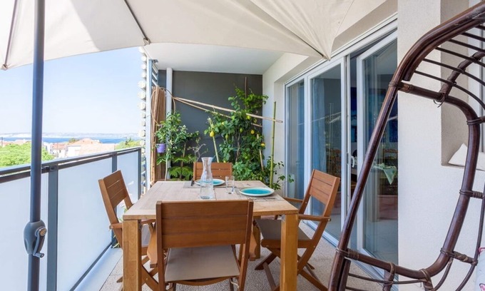 8th Arrondissement Apartment | A 600 M BEACH IN STANDING RESIDENCE