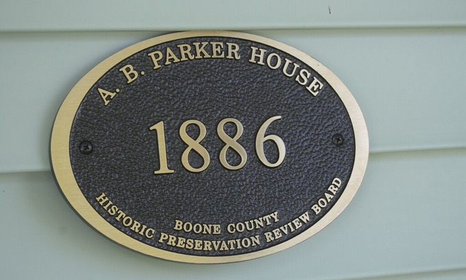 Petersburg House | "A.B. Parker House" - Spacious Home Near the Creation Museum and Ark Encounter!