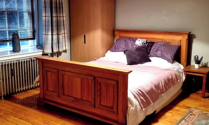 Carmarthen Apartment | A Basement Apartment