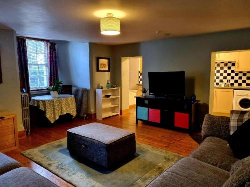 Carmarthen Apartment | A Basement Apartment