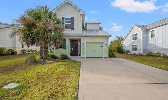 Myrtle Beach House | A Beach Haven, Beautifully Decorated Vacation Home with 4 BR 3.5 BA