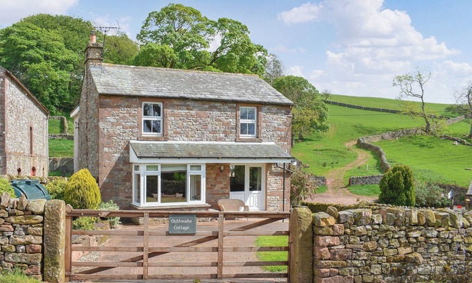 Renwick Cottage | A beautiful cottage with great views near Penrith.