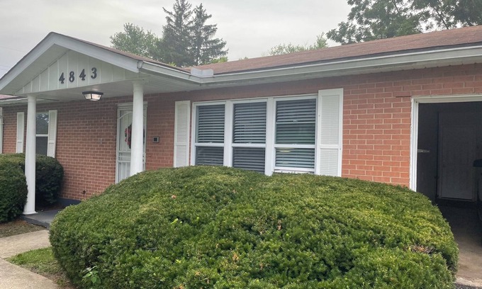 Dayton House | A BEAUTIFUL 3 BEDROOM BUNGALOW WITH ALL MODERN AMENITIES CLOSE TO A PARK!