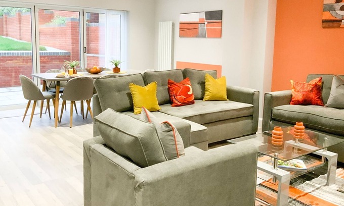 Southampton Other | A Beautiful 5 bedroom house in Southampton. Sleeps up to 10 Guests.