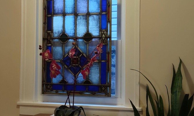 Connellsville Bed & Breakfast | A Beautiful Home in city near restaurants and activities