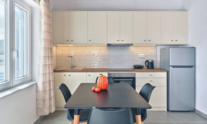 Lefkes House | A beautiful modern house, with equipped kitchen, 2 bedrooms and an amazing view