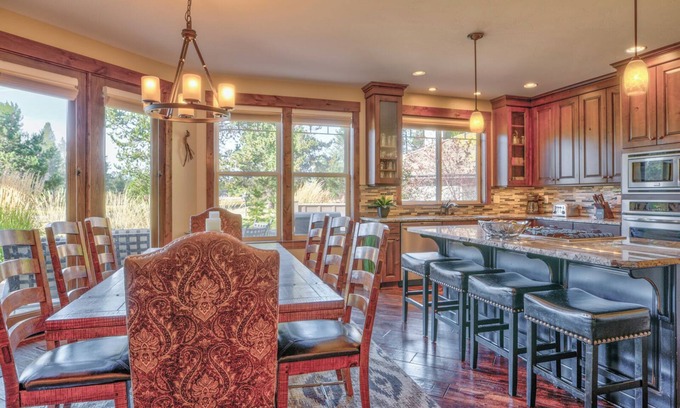 Three Rivers House | A beautiful, private custom home with serene views of the Big Deschutes River