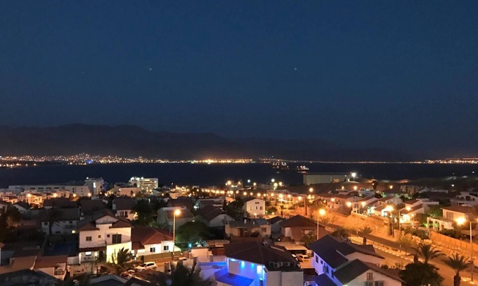 Eilat Apartment | A beautifully decorated 2bed/2bath w amazing views, balcony , pool, Gym.
