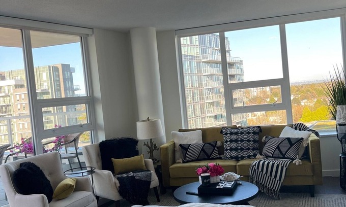 Richmond City Centre Apartment | A Brand New Luxury apartment in Richmond,200 mts from Skytrain and Mall.