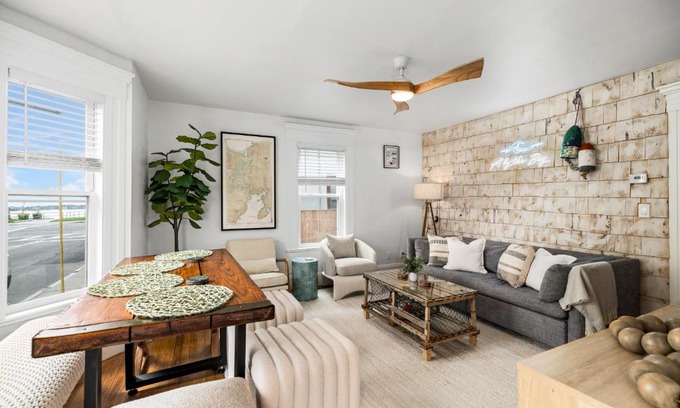 Gloucester Apartment | A by the Bay - Stunning Seaside Apartment
