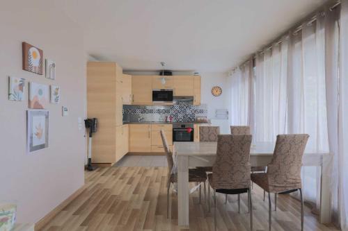 Saint-Ouen Apartment | A C Apartment 2BR 6P - StOuen Grand Parc