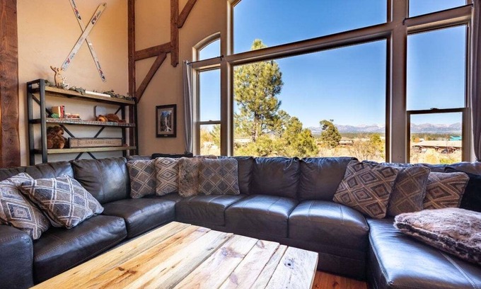 Pagosa Springs Cabin | A/C, Hot Tub, Close to everything, Pet friendly!