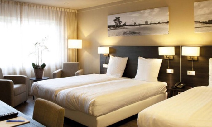 Bosgebied Hotel | A Calm Hotel Stay Near Soestduinen Park & Amersfoort Sights- 4 Units