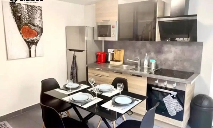 Epernay Apartment | A CAP FOR 4! Near train station and town center