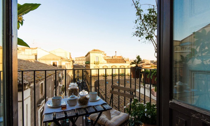 Catania City Centre Apartment | A casa di Frasquita - Duplex apartment with panoramic terrace