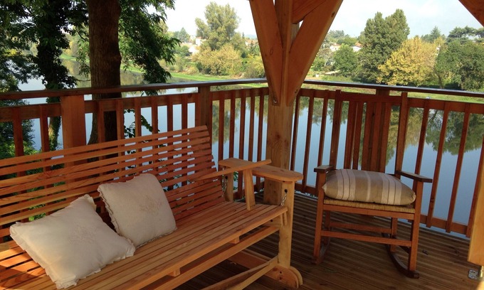 Bergerac Cottage | A charming stone house with unique views of the Dordogne River