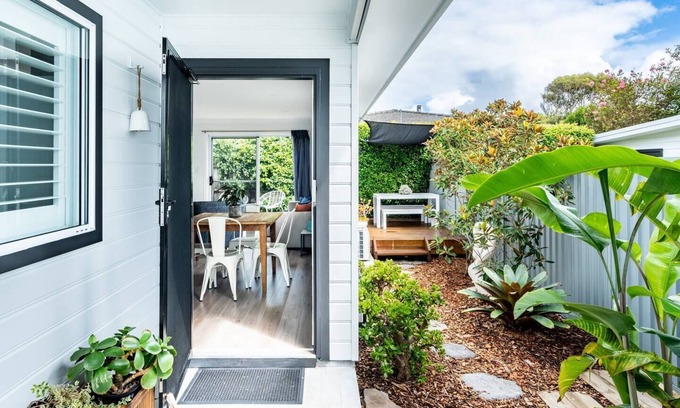 Toowoon Bay Cottage | A Chic Coastal Hideaway at Toowoon Bay Beach