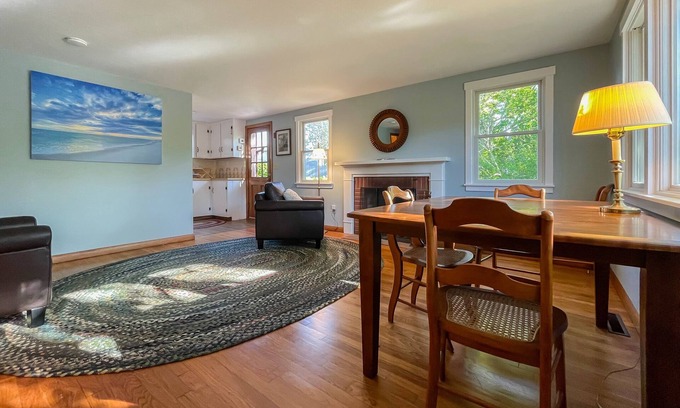 Harwich Port Cottage | A classic and sweet Cape Cod getaway with full A/C!
