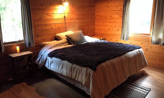 Beddington Cabin | A classic Maine cabin for a taste of camp living in any season!