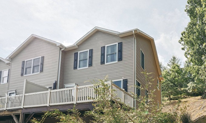 Massanutten House | A Comfortable Home | Walking Distance To Amenities | New Hot Tub | Just Relax