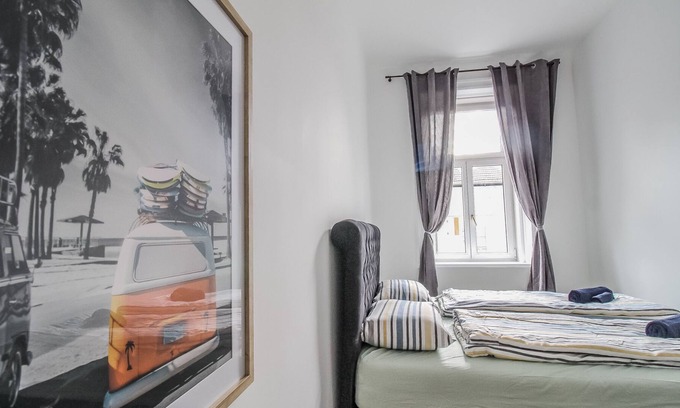 Liesing Apartment | A comfortable, well-located Elite Apartment LV5 a