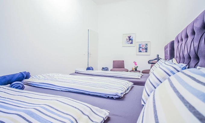 Liesing Apartment | A comfortable, well-located Elite Apartment LV5 b
