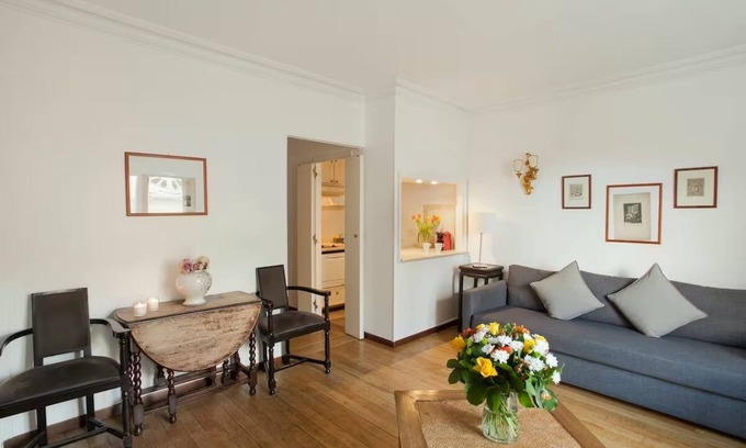 Necker Apartment | A Cosy Nest at Invalides