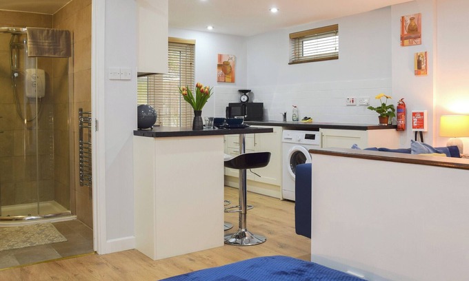 Long Hanborough Cottage | A cosy studio that is perfect for a romantic break away.