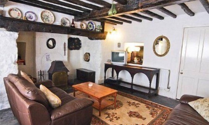 Machynlleth Other | A Country Farmhouse Cottage