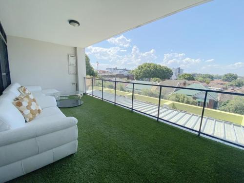 Rockdale Apartment | A Cozy 2B2B Apartment near Airport & Train Station