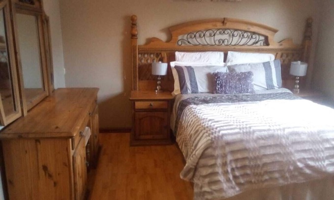 Hillcrest House | A cozy getaway in Springside