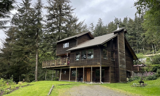 Mendenhall Valley Apartment | A Cozy Home Away From Home in Alaska!