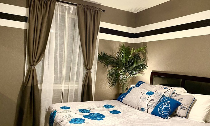 Roseville Bed & Breakfast | A cozy second Generation home that is on a major express way to the SMF airport.
