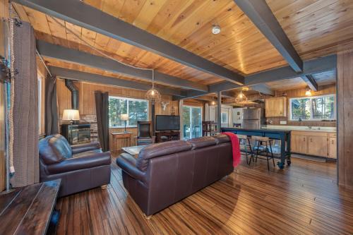 Arnold House | A Cruz in the Woods